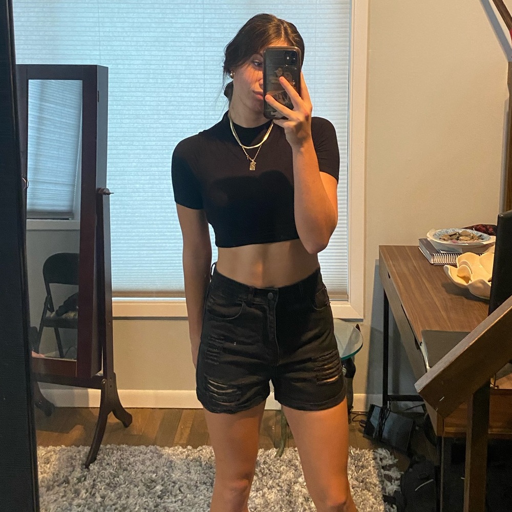 Jean shorts ripped black